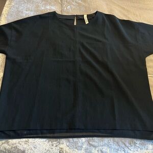 Lululemon Black Short Sleeve Box Tee with Pocket Mesh Hem 10